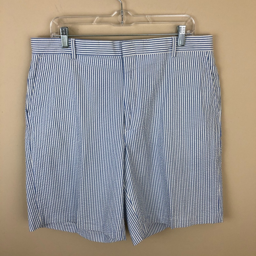 Berle Shorts Men’s 36R Blue/White Striped Flat Front Bermuda Seersucker Pockets